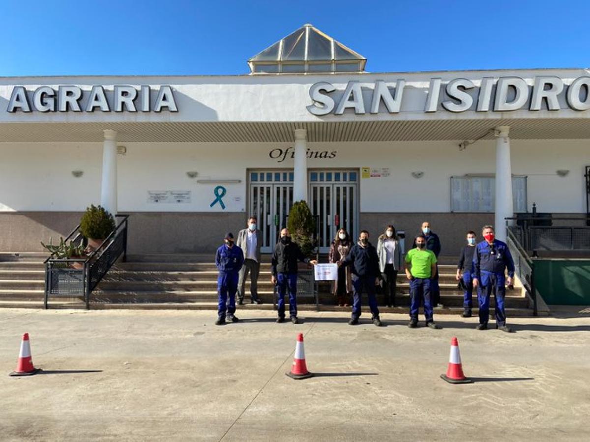 Paros en la puertas de las empresas por un convenio digno en el sector del aceite en Jan.
