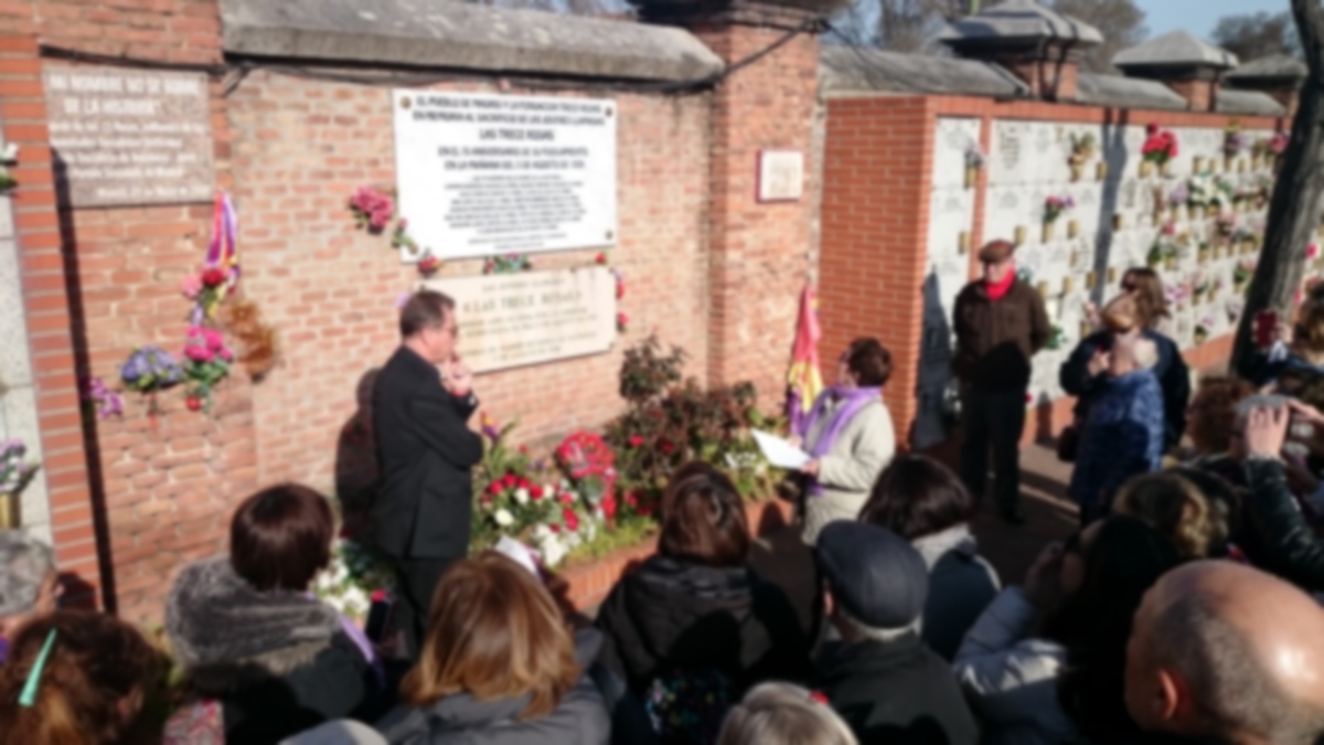 Homenaje a Las 13 Rosas